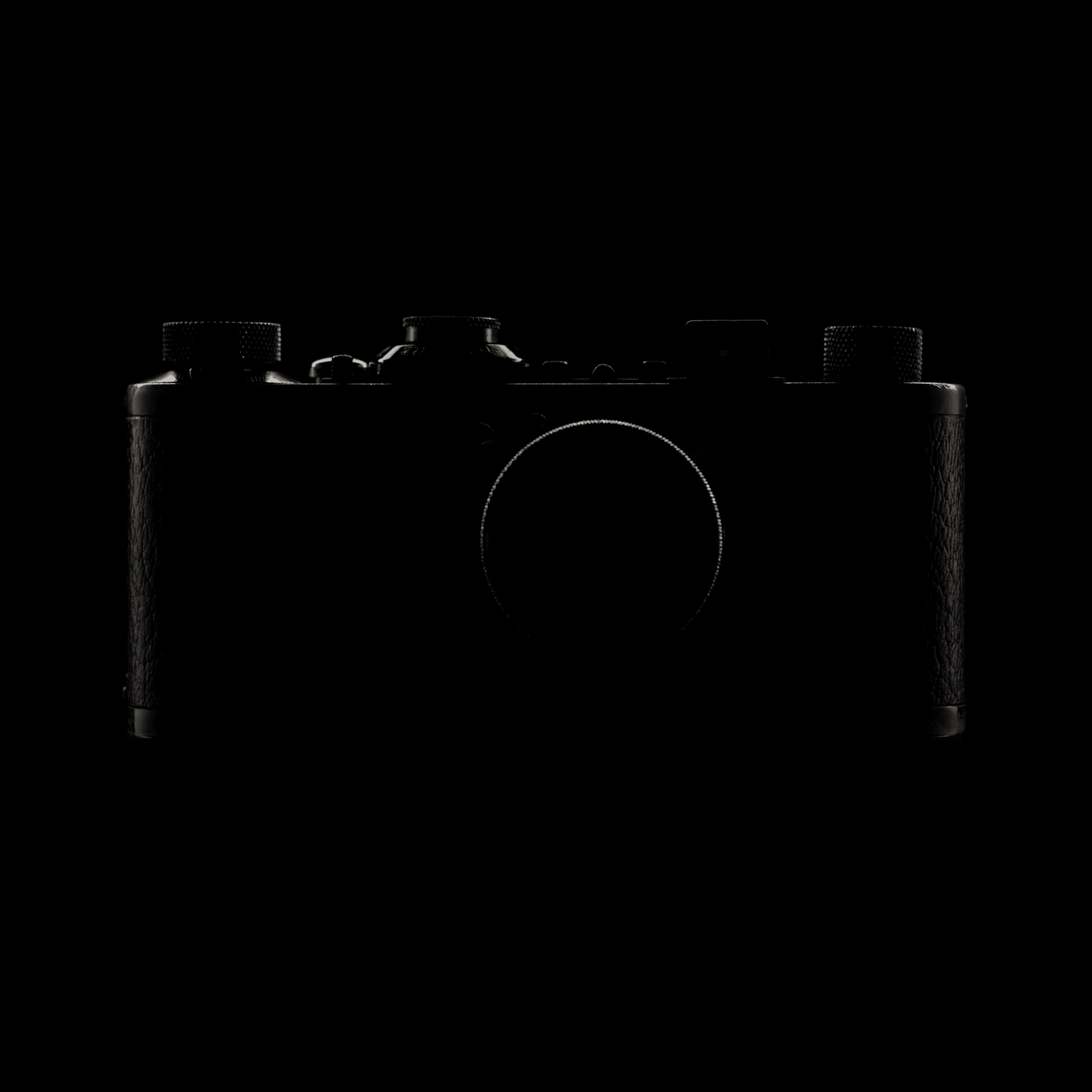Leica-1_Reveal09-1920x1920.png