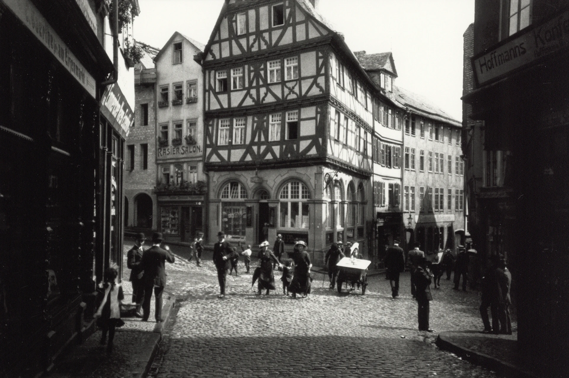 Black-and-white image, half-timbered house in Wetzlar town centre